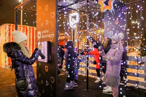 Клипы ВКонтакте открывают зимние креативные пространства
         
            Клипы ВКонтакте открывают зимние креативные пространства