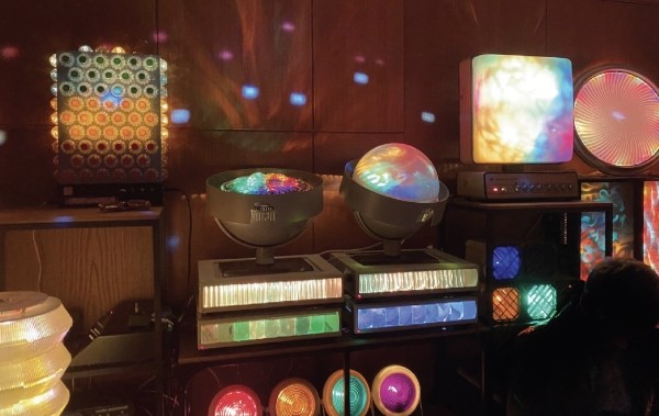 В Яндекс Музее открылась выставка «Цветомузыка»
В Яндекс Музее открылась выставка «Цветомузыка»