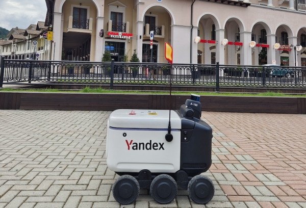 Яндекс запустил роботизированную доставку на курорте Поляна 540
         
            Яндекс запустил роботизированную доставку на курорте Поляна 540