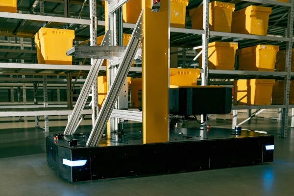 
            Яндекс Маркет представил нового складского робота Dilectus
        