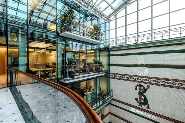 ВКонтакте завершила реновацию штаб-квартиры в Доме Зингера в Санкт-Петербурге
ВКонтакте завершила реновацию штаб-квартиры в Доме Зингера в Санкт-Петербурге