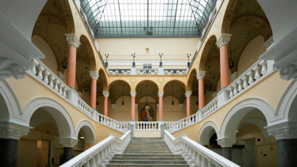 Яндекс и МГУ начнут готовить специалистов по медиакоммуникациям с навыками работы с нейросетями